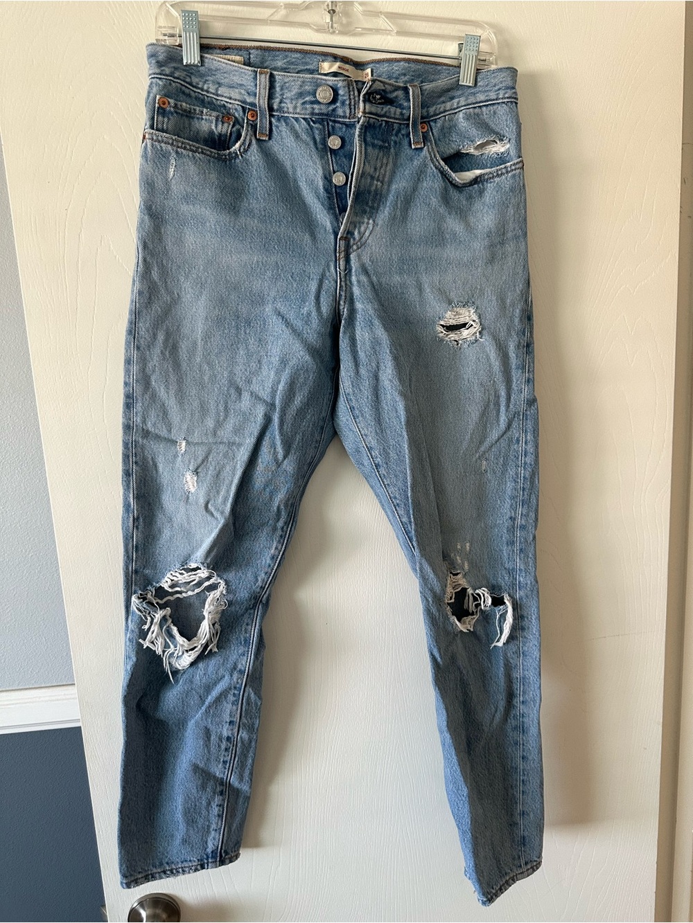 Slim Straight Light Blue Distressed Levi’s Jeans